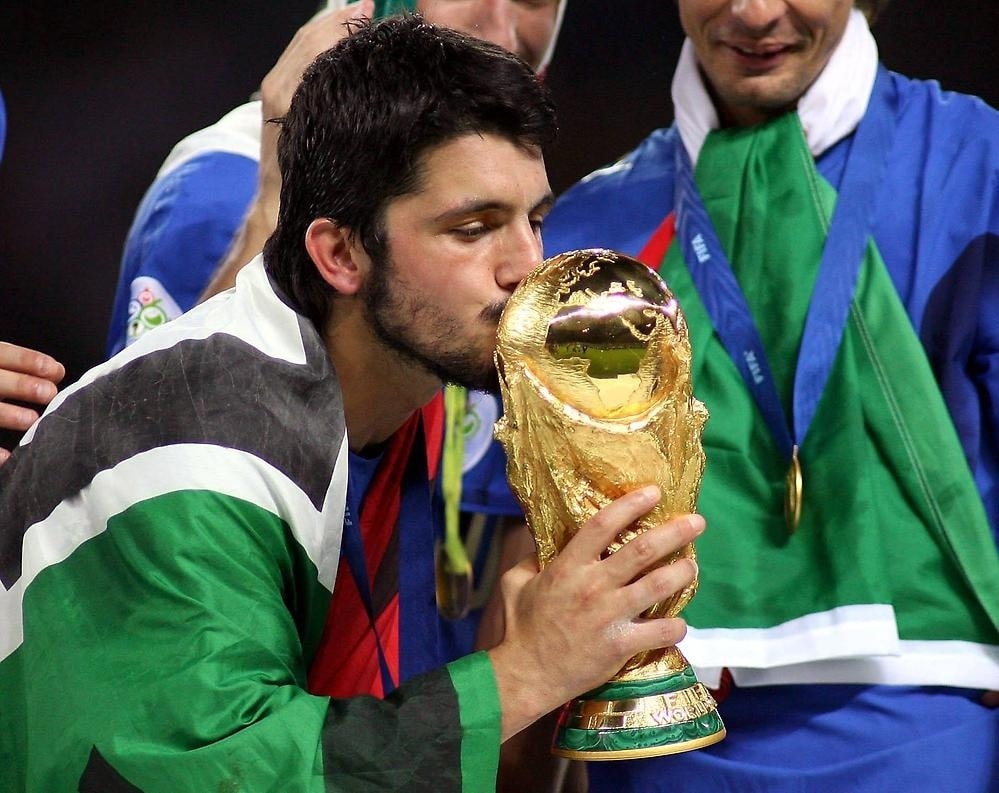 C1pjr2mXUAAo2f6-1764948530-8332-17649487