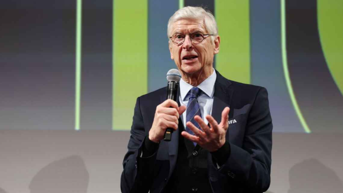 Giám đốc phát triển bóng đá toàn cầu của FIFA, Arsene Wenger phát biểu trước lễ bốc thăm World Cup 2026. Ảnh: FIFA