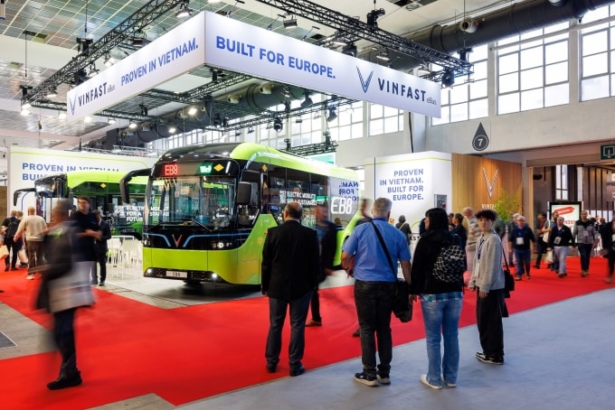 Bus điện VinFast trưng bày tại triển lãm Busworld Europe 2025 hồi đầu tháng 10. Ảnh: VinFast