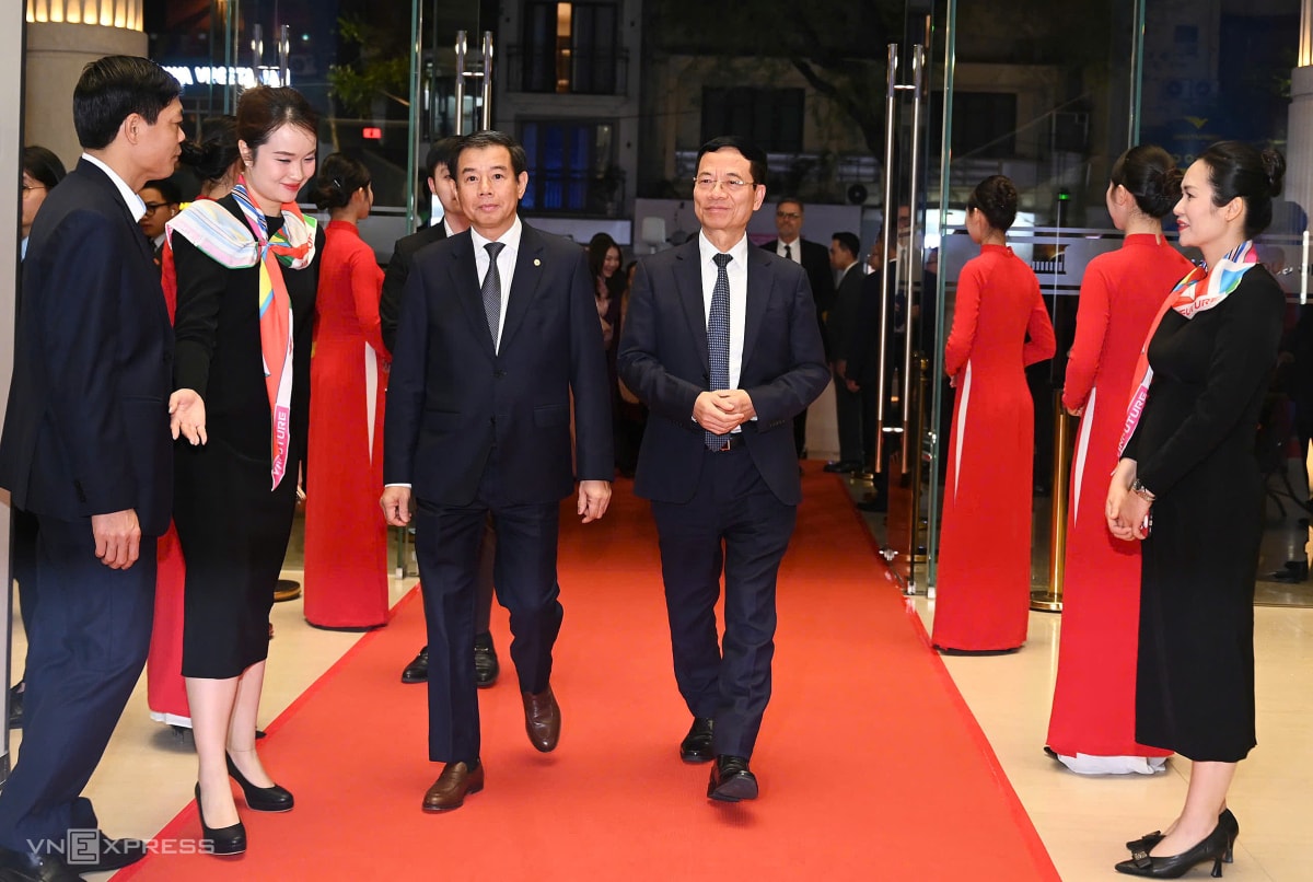 bo-truong-nguyen-manh-hung-du-8252-3615-