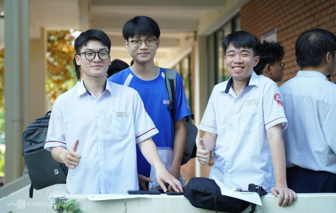 Thí sinh dự thi đánh giá năng lực tại trường Đại học Sư phạm Kỹ thuật TP HCM, ngày 30/3. Ảnh: Lệ Nguyễn