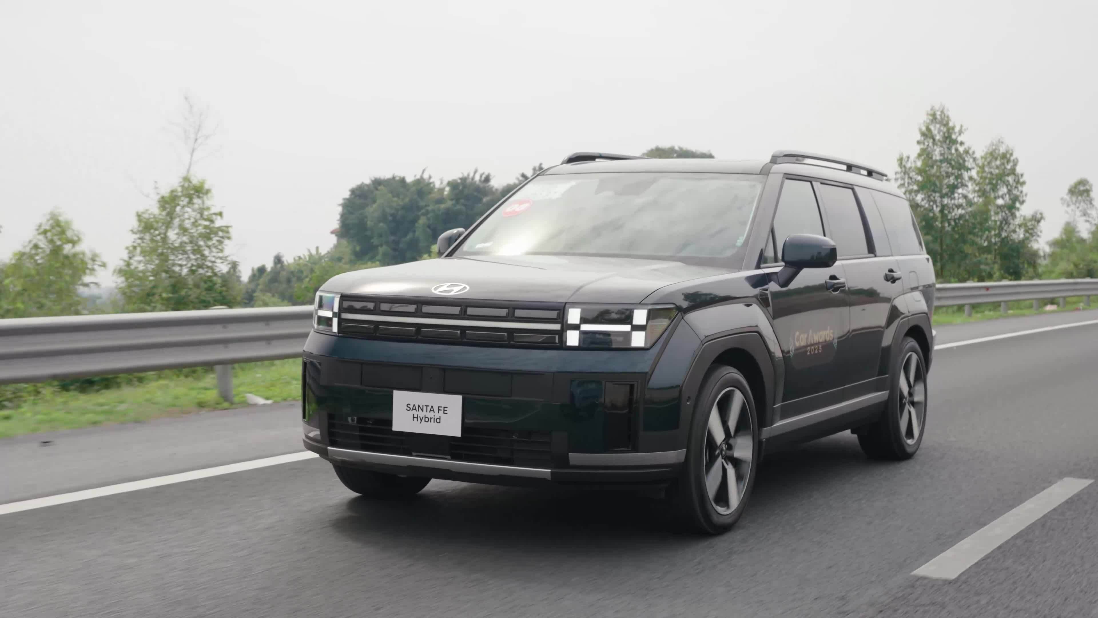 Hyundai Santa Fe Hybrid -