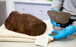 Tiết lộ âm thanh cuối cùng trên radio trong vụ rơi máy bay chở hàng cứu trợ - Ảnh 4.