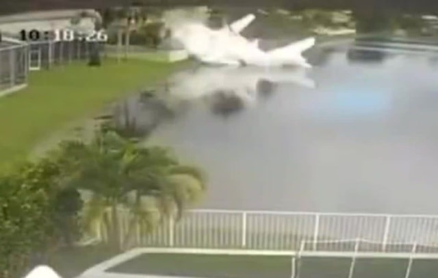 Tiết lộ âm thanh cuối cùng trên radio trong vụ rơi máy bay chở hàng cứu trợ - Ảnh 1. Tiết lộ âm thanh cuối cùng trên radio trong vụ rơi máy bay chở hàng cứu trợ - Ảnh 1.