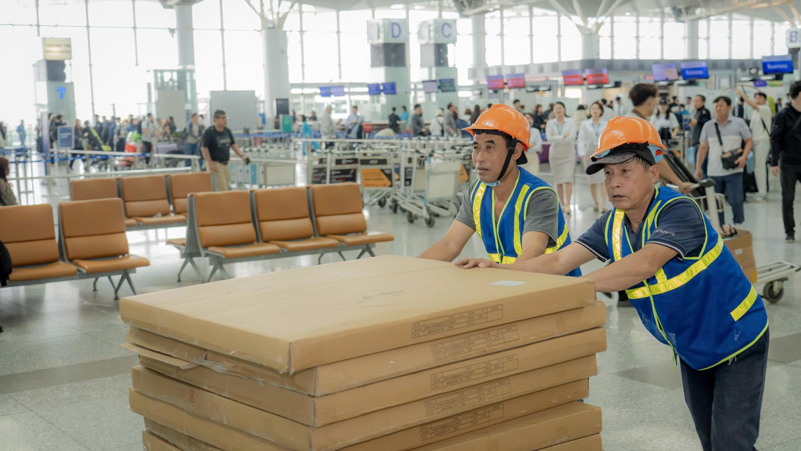 Công nghệ sân bay thông minh tại Nội Bài: Khám phá máy soi chiếu 3D hiện đại - Ảnh 11.