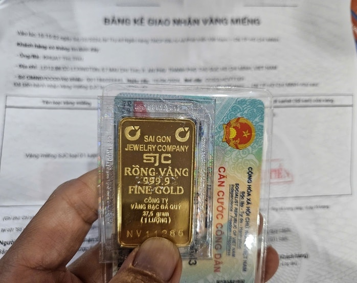 Ngân hàng đầu tiên lên tiếng về vi phạm trong hoạt động kinh doanh vàng miếng - Ảnh 1.