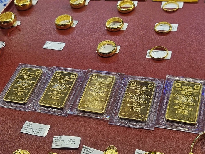 Giá vàng miếng SJC tăng trở lại , đạt gần 155 triệu đồng / lượng - Ảnh 2. Giá vàng miếng SJC tăng trở lại , đạt gần 155 triệu đồng / lượng - Ảnh 2.