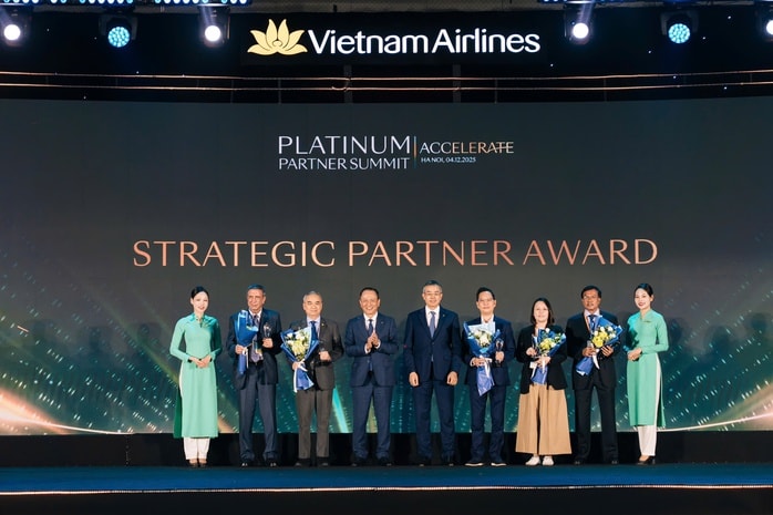 Saigontourist Group được vinh danh “Đối Tác Chiến Lược Du Lịch” của Vietnam Airlines - Ảnh 3. Saigontourist Group được vinh danh “Đối Tác Chiến Lược Du Lịch” của Vietnam Airlines - Ảnh 3.