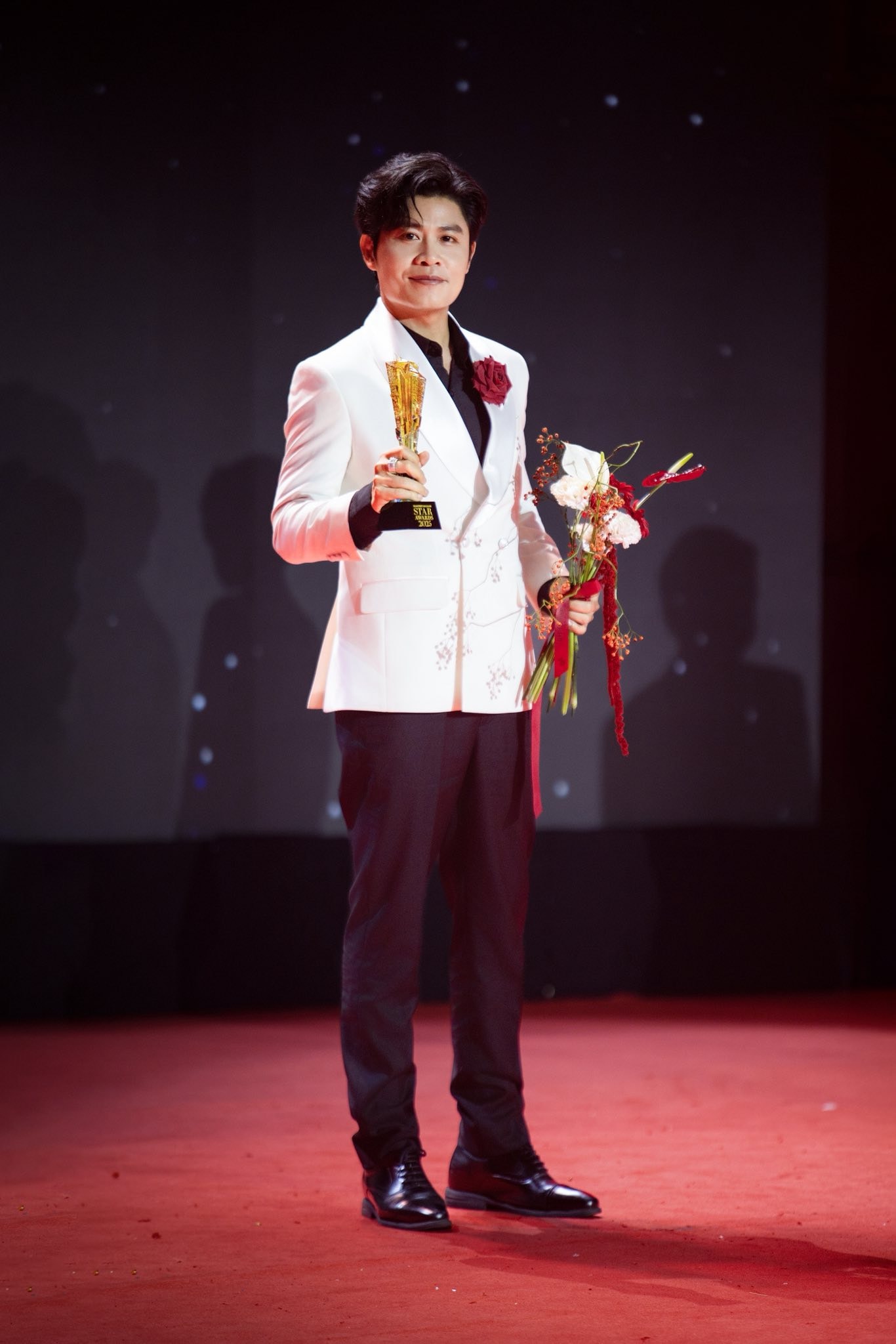 Nhạc sĩ Nguyễn Văn Chung lại nhận tin vui- Ảnh 3.