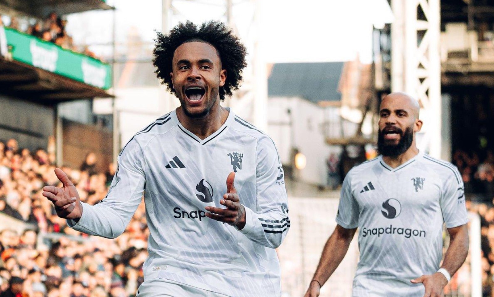 Man Utd đấu với Wolves ở vòng 15 giải Ngoại Hạng Anh.