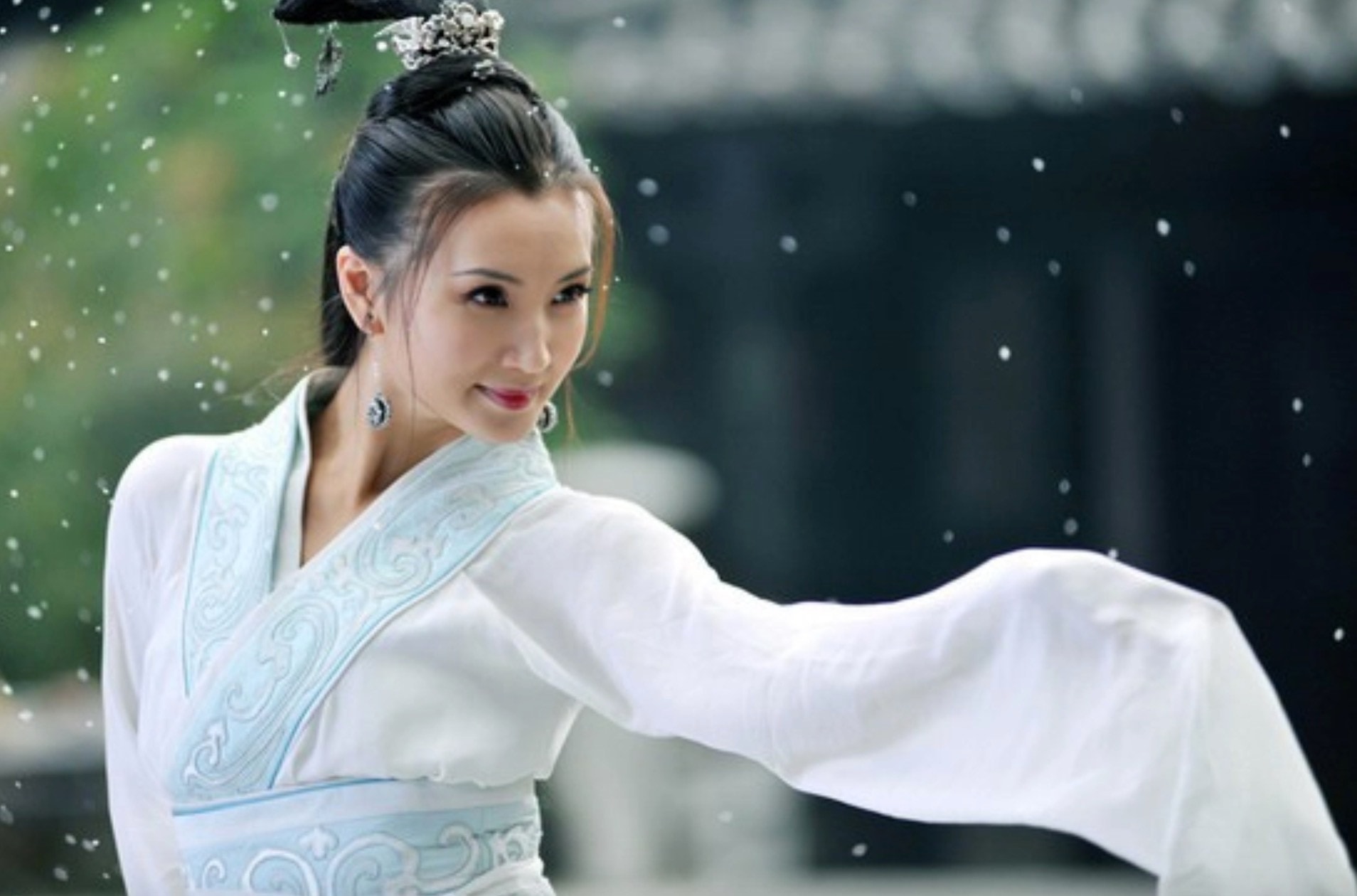 Vẻ đẹp làm khuynh đảo màn ảnh của nhân vật Điêu Thuyền do Trần Hảo đóng.