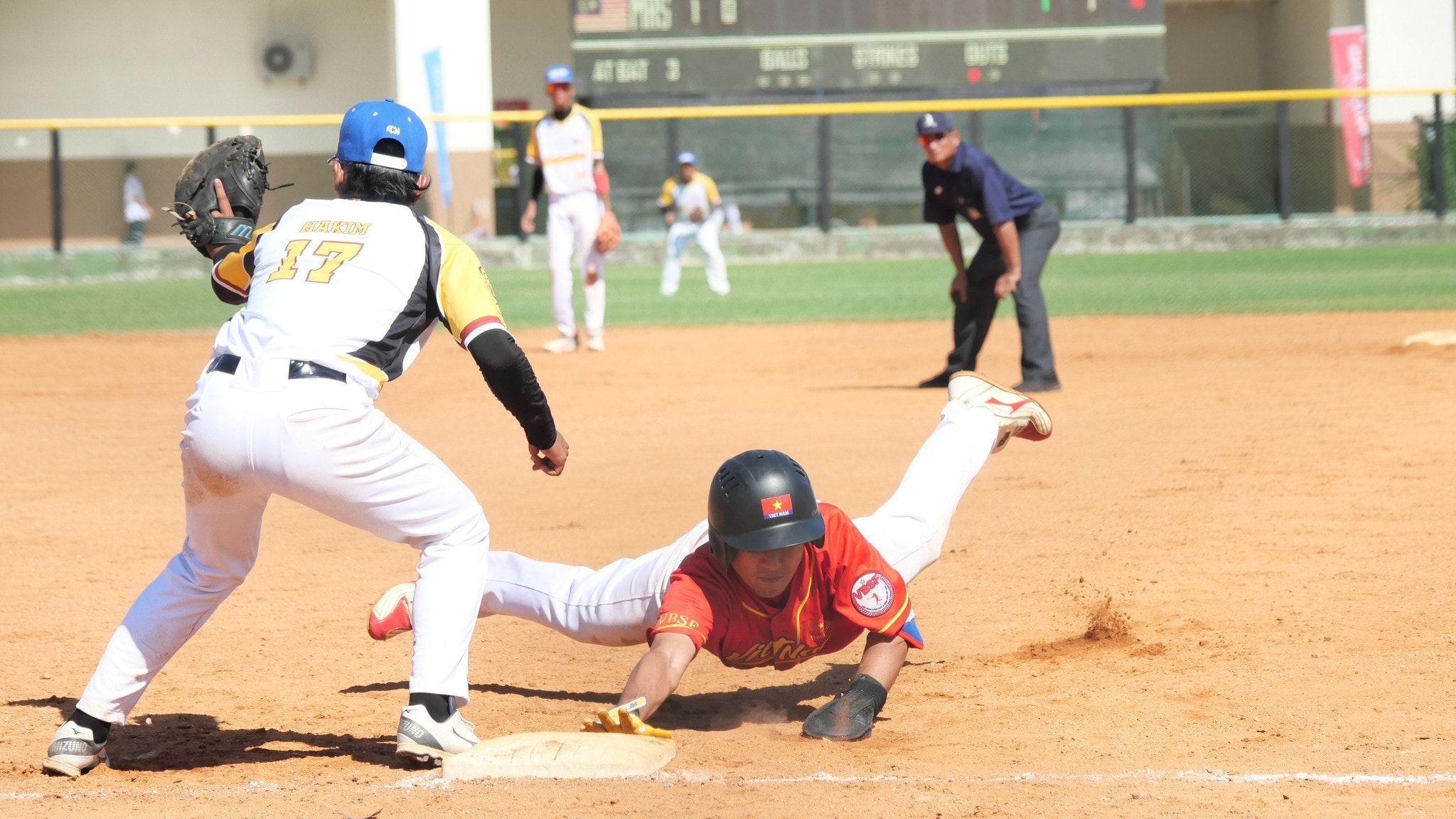 Đội tuyển bóng chày Việt Nam giành chiến thắng đáng nhớ.