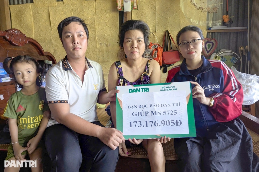 Gia đình trời đày, cha mất, mẹ cắt bỏ chân, được giúp hơn 173 triệu đồng - 1 Gia đình trời đày, cha mất, mẹ cắt bỏ chân, được giúp hơn 173 triệu đồng - 1