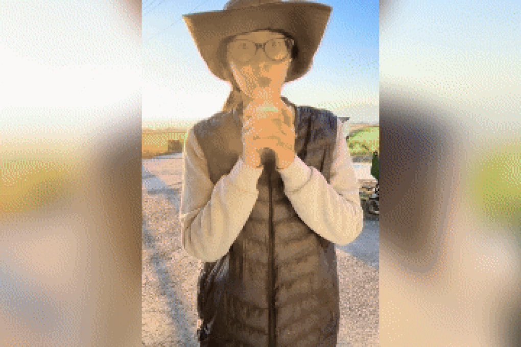 Cô gái bé nhỏ làm đồng giữa cái lạnh âm độ, đổi mức lương 37 triệu đồng - 1 Cô gái bé nhỏ làm đồng giữa cái lạnh âm độ, đổi mức lương 37 triệu đồng - 1