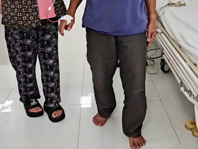 Bệnh nhân đi lại được sau khi điều trị thuốc tiêu sợi huyết. Ảnh: Bác sĩ cung cấp