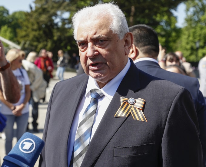 Đại sứ Nga Sergey Nechaev tại sự kiện kỷ niệm 77 năm ngày Hồng quân Liên Xô đánh bại phát xít Đức tại Berlin ngày 9/5/2022. Ảnh: AFP