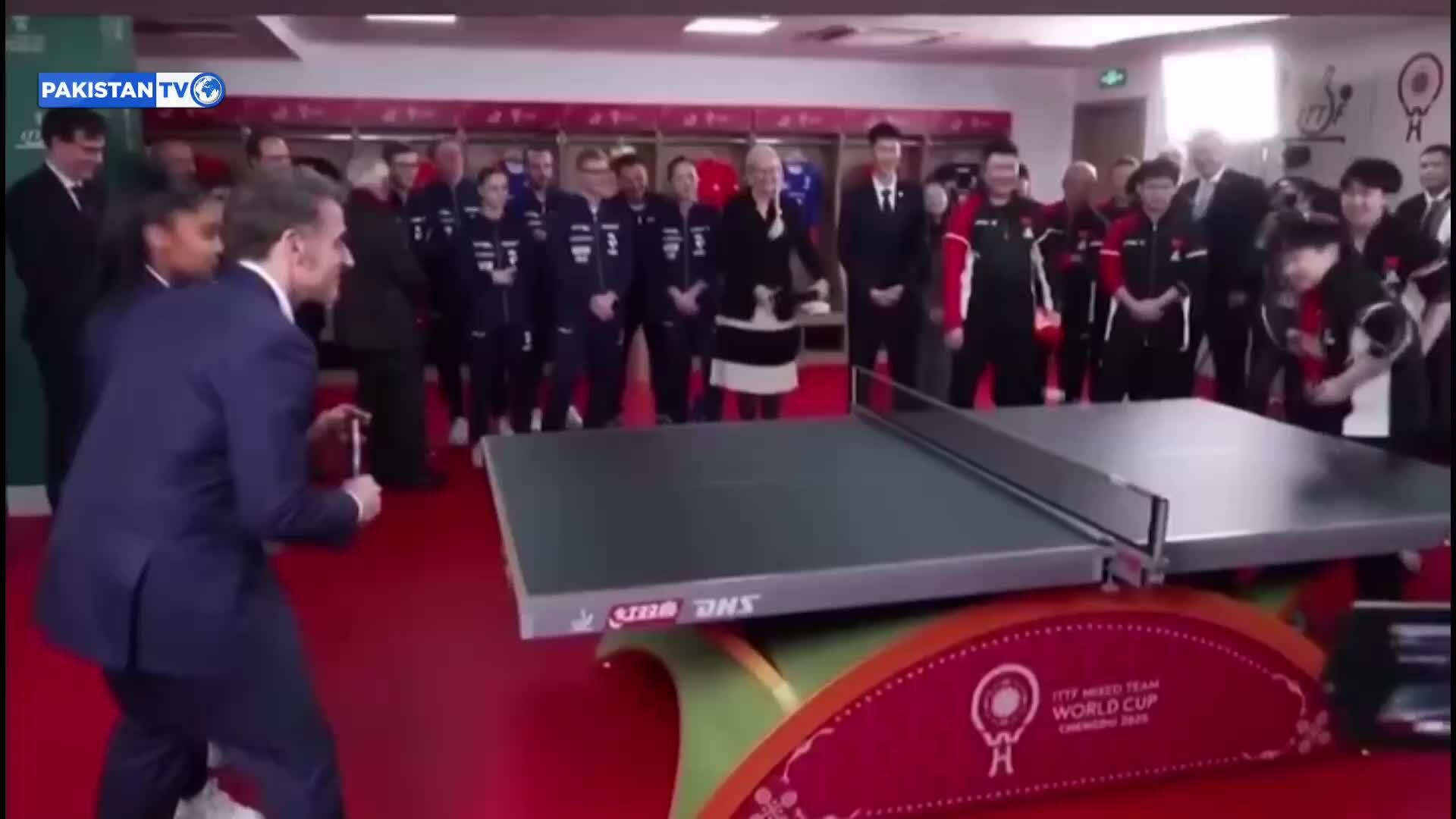 Tổng thống Pháp chơi bóng bàn tại Trung Quốc