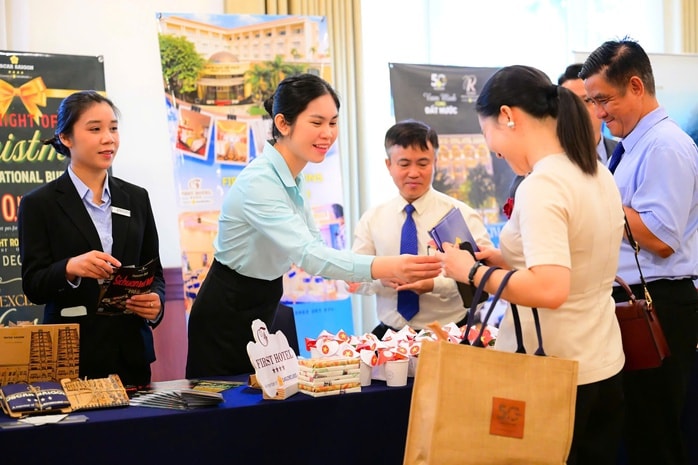 - Ảnh 4. - Ảnh 4.