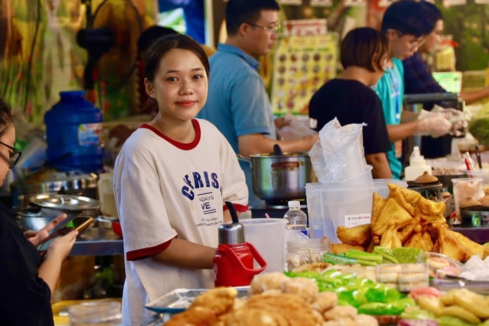 Từ gốm Bát Tràng đến chiếu Định Yên ở Thảo Cầm Viên- Ảnh 4.