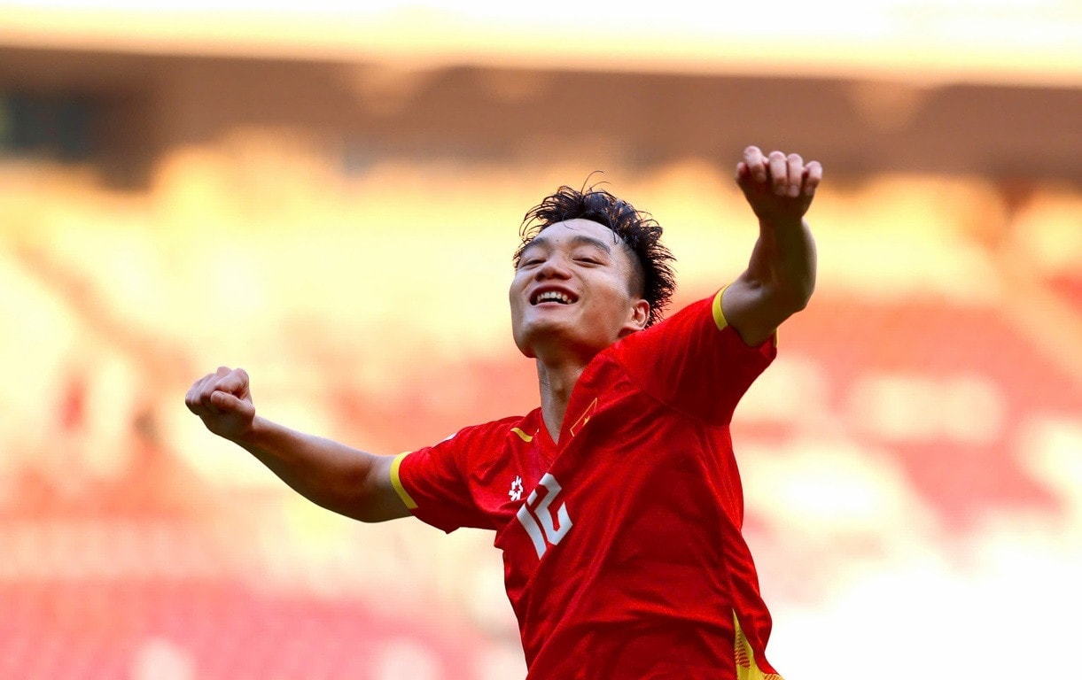 Xuân Bắc theo học đại học ngay khi đang dự SEA Games 33.