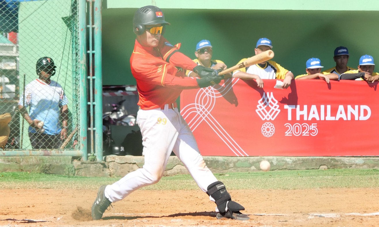 Đội tuyển bóng chày Việt Nam đấu với Lào.