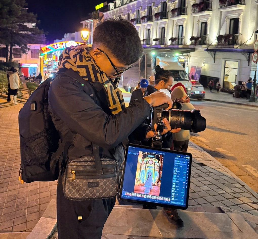 Nhóm thợ trẻ kiếm 5 triệu đồng/ngày nhờ “độ” đồ nghề chụp ảnh kiểu mới - 1 Nhóm thợ trẻ kiếm 5 triệu đồng/ngày nhờ “độ” đồ nghề chụp ảnh kiểu mới - 1