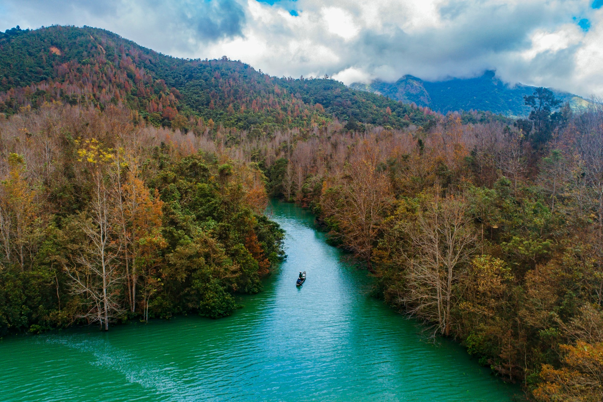 Có một nơi ở miền Trung đẹp như trời Âu mùa phong hương thay lá - 1 Có một nơi ở miền Trung đẹp như trời Âu mùa phong hương thay lá - 1