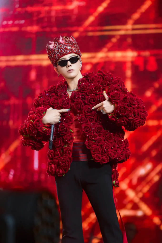 G-Dragon trong show diễn thuộc khuôn khổ G-Dragon 2025 World Tour [Übermensch]. Ảnh: Galaxy Corporation