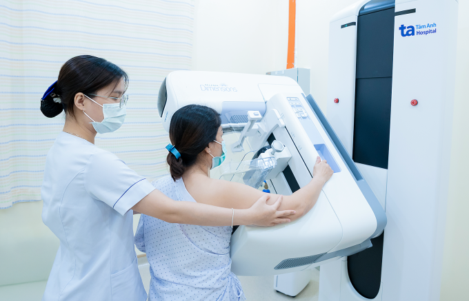 Chụp nhũ ảnh giúp sớm phát hiện bất thường ở vú. Ảnh: Bệnh viện Đa khoa Tâm Anh