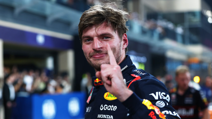 Verstappen sau vòng phân hạng trên đường đua Yas Marina, Abu Dhabi, UAE tối 6/12. Ảnh: FO