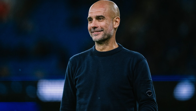 HLV Pep Guardiola phản ứng trong trận. Ảnh: Man City