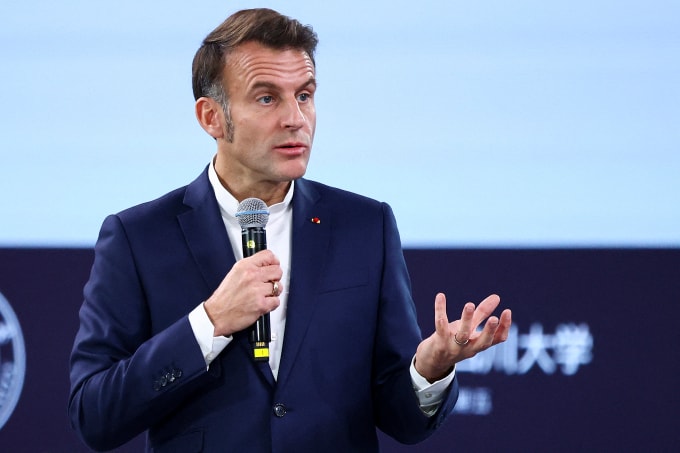 Tổng thống Pháp Emmanuel Macron phát biểu với sinh viên tại Đại học Tứ Xuyên, Trung Quốc ngày 5/12. Ảnh: AFP