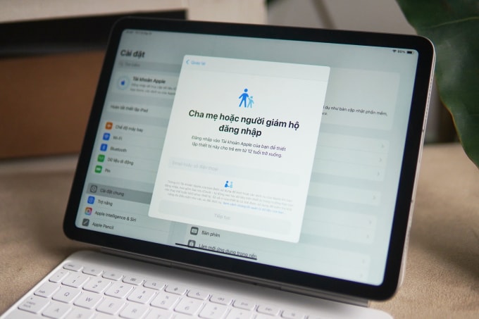 Người dùng có thể chuyển từ tài khoản của người lớn sang trẻ em trên iPad không cần khôi phục cài đặt gốc. Ảnh: Lưu Quý