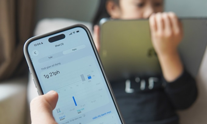 Tính năng quản lý thời gian sử dụng của iPad từ một chiếc iPhone của phụ huynh. Ảnh: Lưu Quý