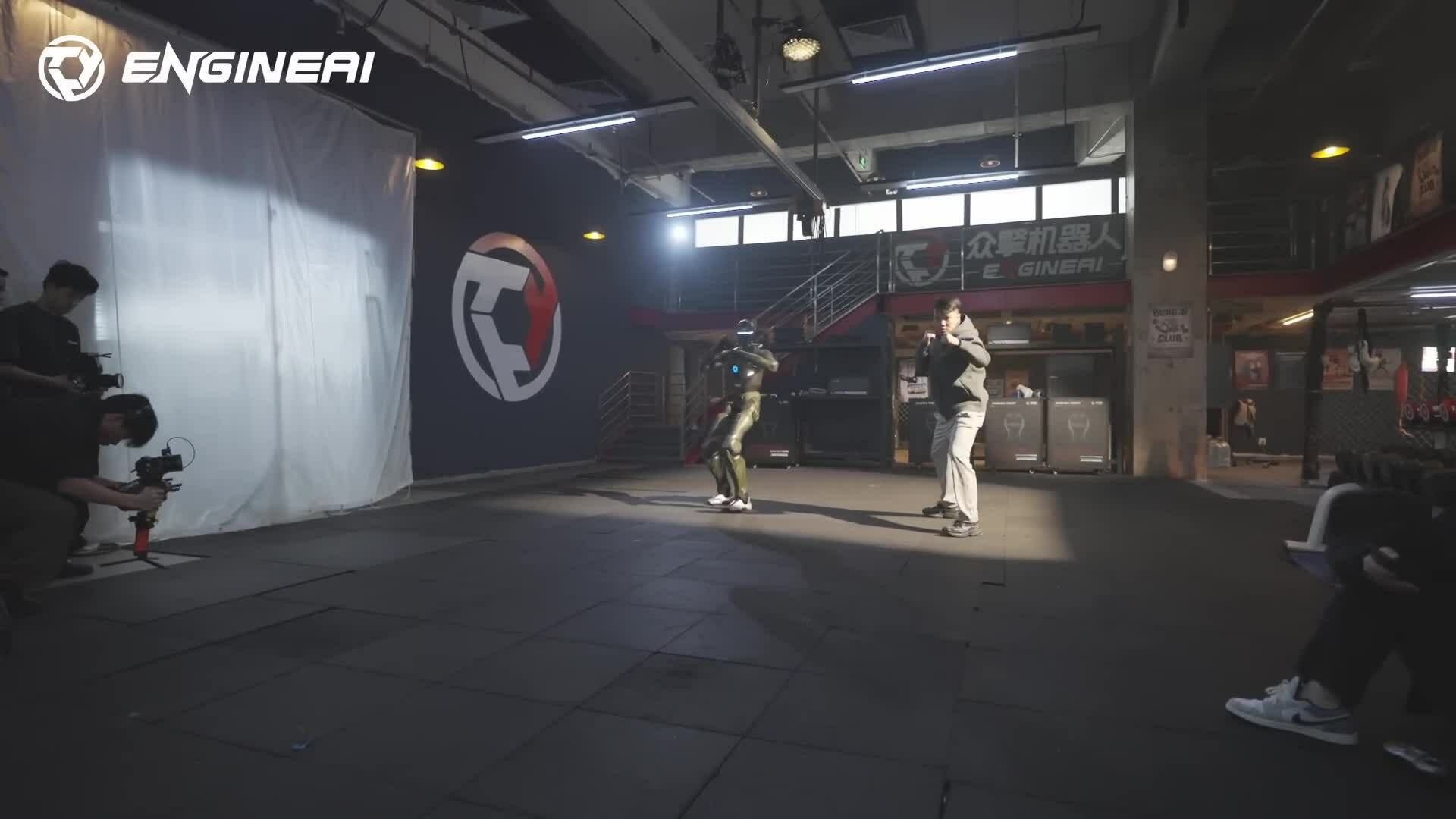 Robot hình người Trung Quốc bị nghi ngờ vì chuyển động linh hoạt