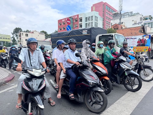 Đề xuất giảm lệ phí trước bạ xe máy - Ảnh 1. Đề xuất giảm lệ phí trước bạ xe máy - Ảnh 1.