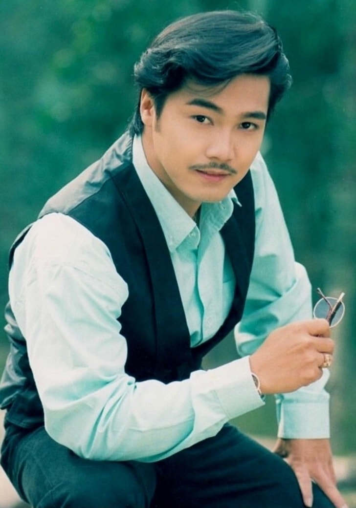 Tài tử Lý Hùng U60 vẫn độc thân, tiết lộ cát-xê 'khủng' thời đỉnh cao, bất ngờ tái xuất điện ảnh- Ảnh 1.