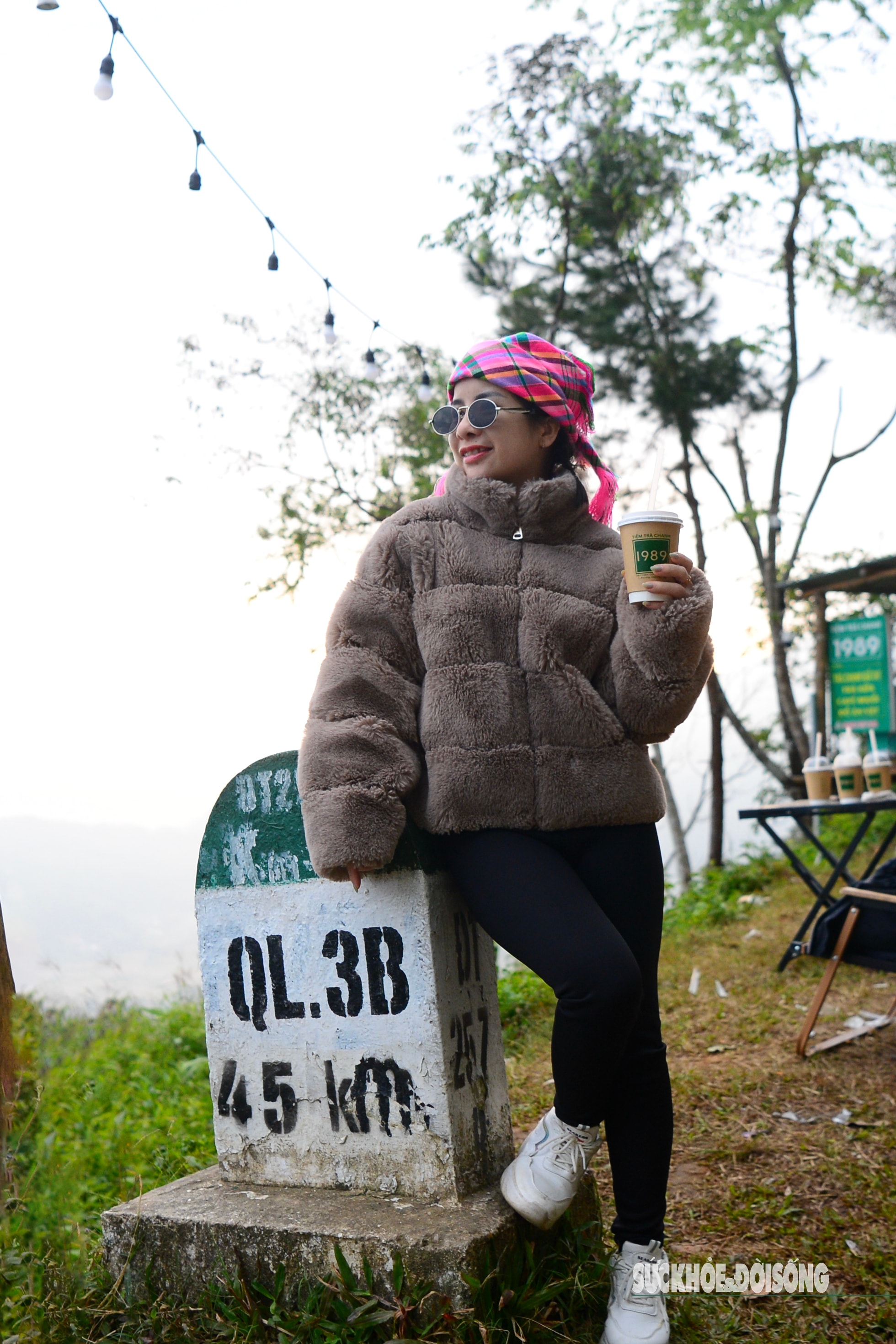 Theo chân giới trẻ lên Đồn Đèn đón bình minh và săn biển mây tuyệt đẹp- Ảnh 6.