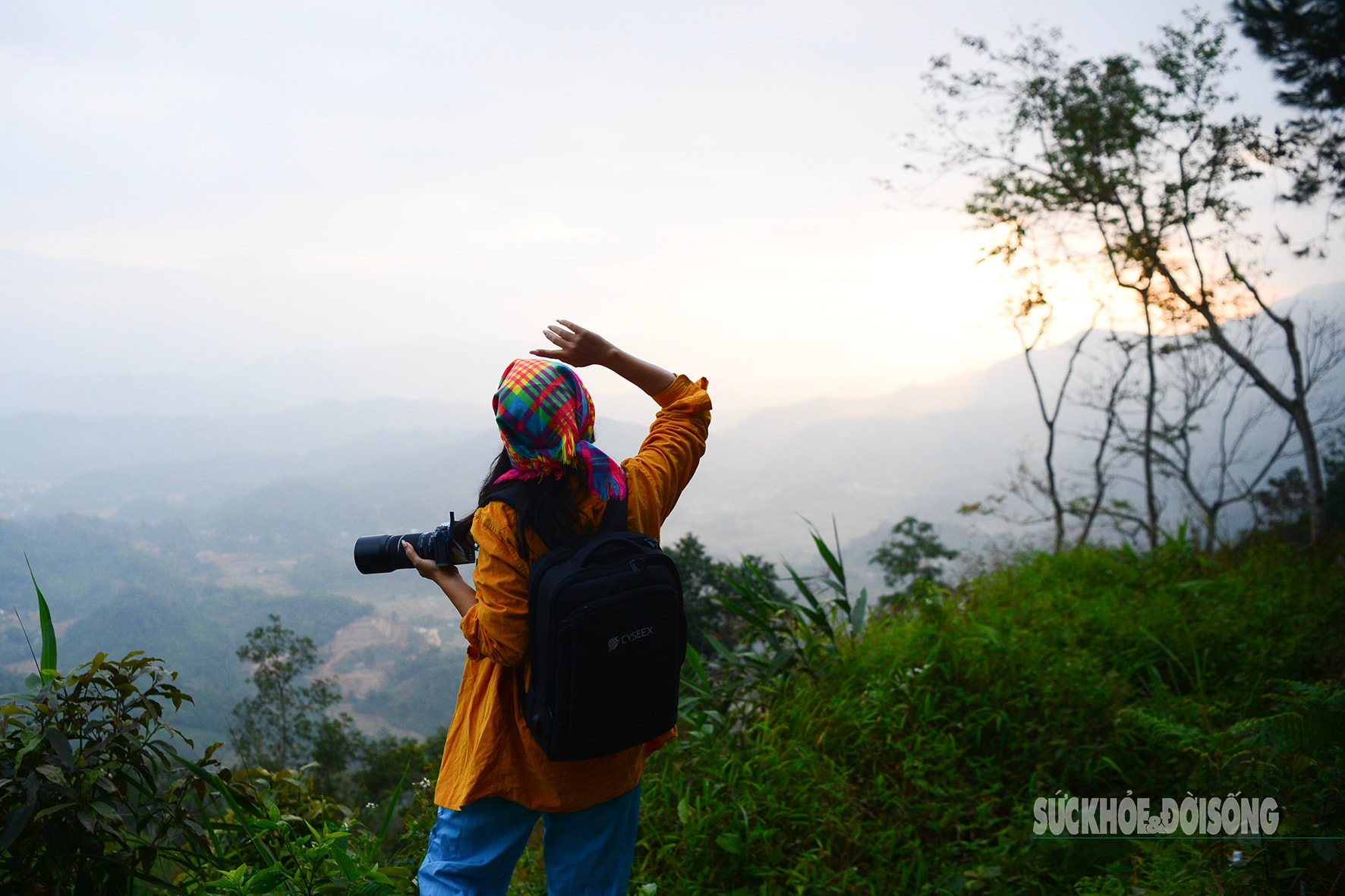 Theo chân giới trẻ lên Đồn Đèn đón bình minh và săn biển mây tuyệt đẹp- Ảnh 11.