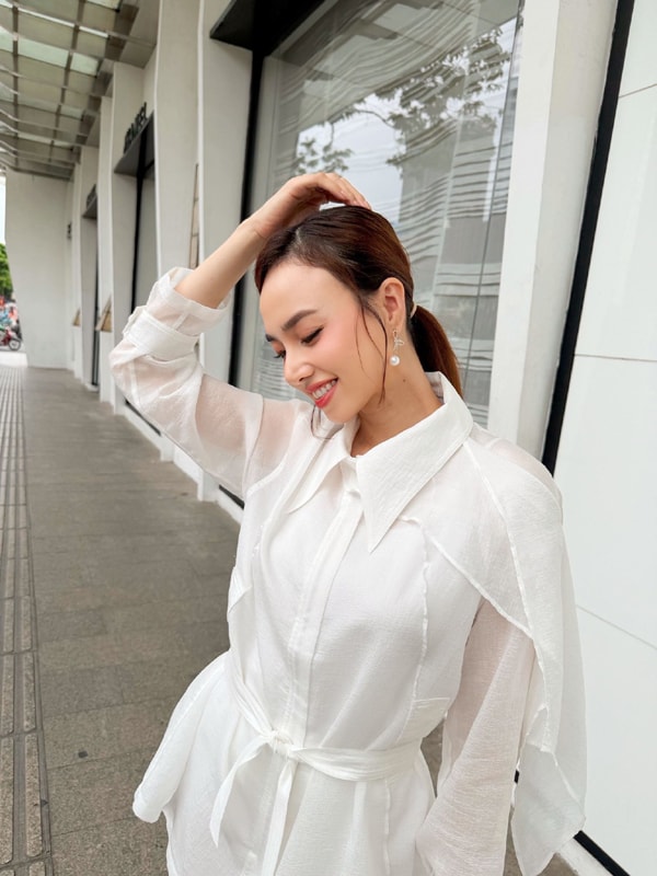 Hoa khôi Tây Đô sau 21 năm đăng quang viên mãn bên chồng đạo diễn- Ảnh 9. Hoa khôi Tây Đô sau 21 năm đăng quang viên mãn bên chồng đạo diễn- Ảnh 9.