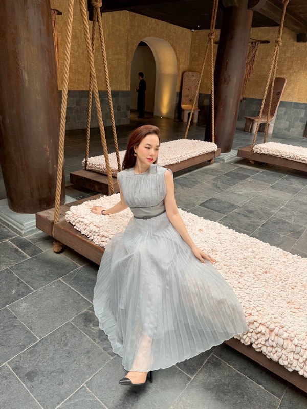 Hoa khôi Tây Đô sau 21 năm đăng quang viên mãn bên chồng đạo diễn- Ảnh 10. Hoa khôi Tây Đô sau 21 năm đăng quang viên mãn bên chồng đạo diễn- Ảnh 10.