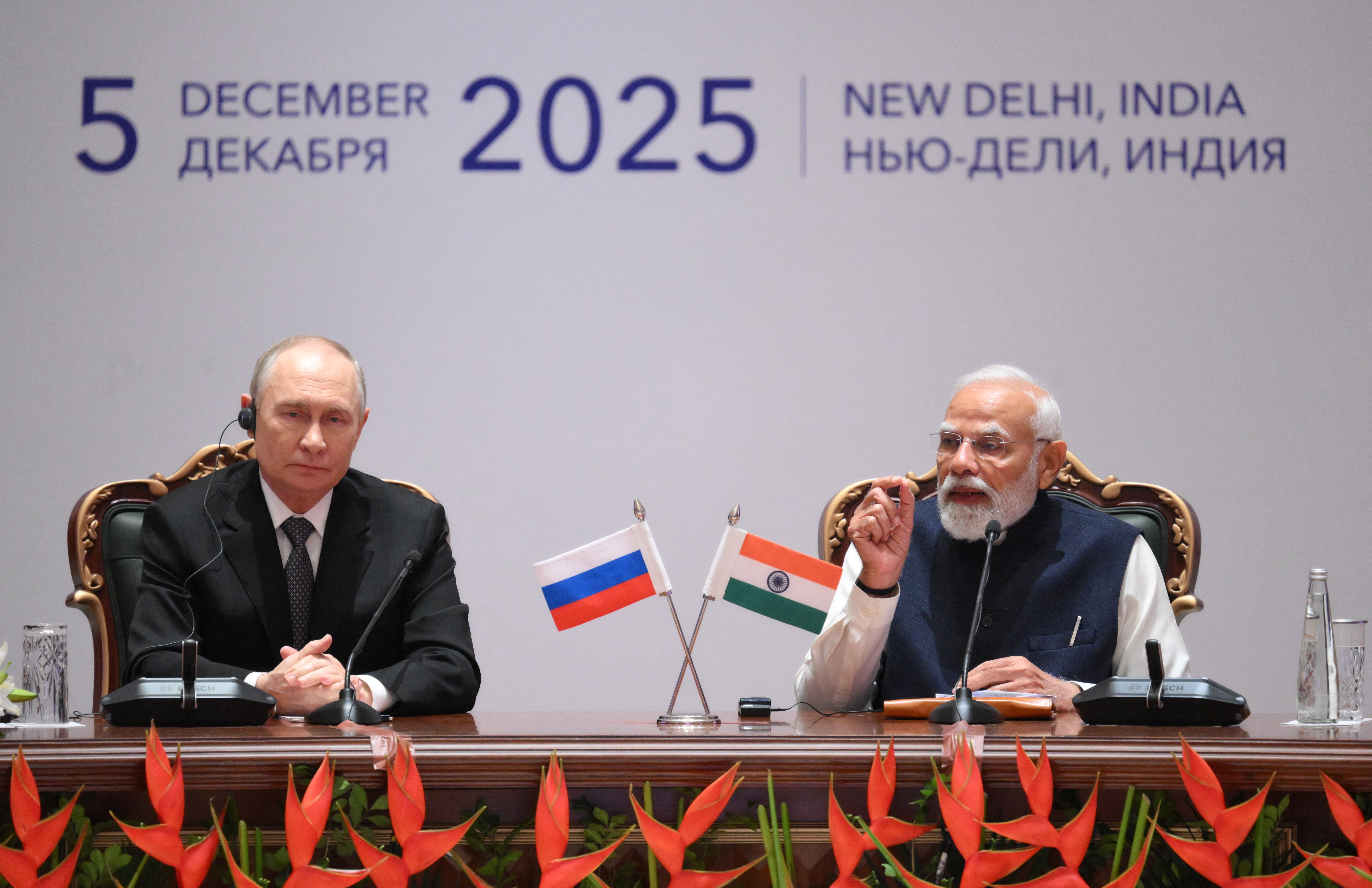 Tổng thống Nga Vladimir Putin và Thủ tướng Ấn Độ Narendra Modi dự Diễn đàn Doanh nghiệp Ấn Độ - Nga tại New Delhi, Ấn Độ, ngày 5/12/2025. (Ảnh: Sputnik/Grigory Sysoyev/Pool qua Reuters)