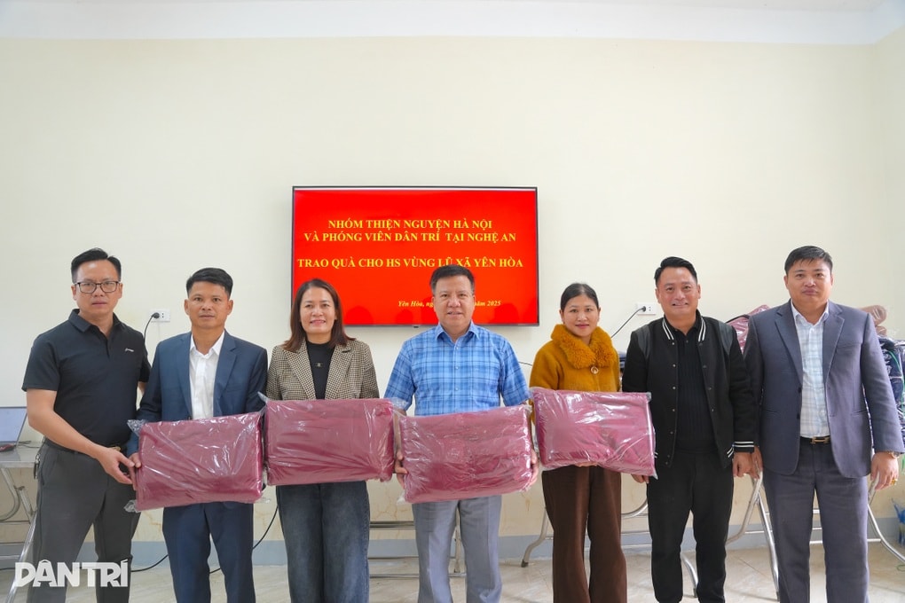 Bạn đọc tiếp tục hỗ trợ học sinh vùng lũ tại Nghệ An - 1