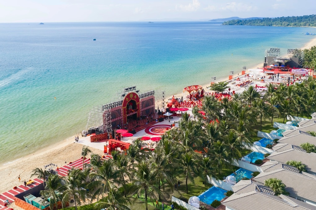 Bên trong đám cưới dài 7 ngày 7 đêm của gia đình tỷ phú Ấn Độ tại Phú Quốc - 1