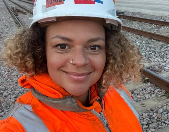 Reign Lawrence là một trong hai phụ nữ Anh được biết đến đã mất một đứa con sinh đôi sau khi sinh con tự nhiên. Ảnh: Reign Lawrence