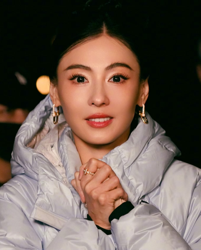 Bá Chi ghi hình show truyền hình cuối tháng 11. Ảnh: Mango TV