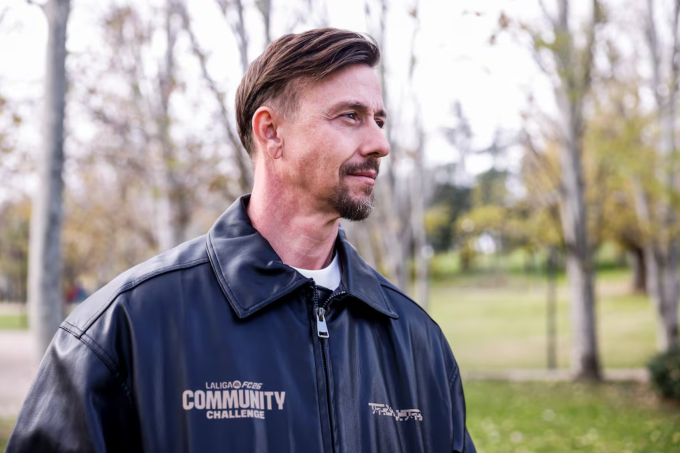 Guti tạo dáng trong buổi trả lời phỏng vấn báo AS. Ảnh: AS