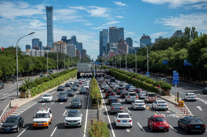 Bầu trời trong xanh ở Bắc Kinh ngày 30/7/2021. Ảnh: AP