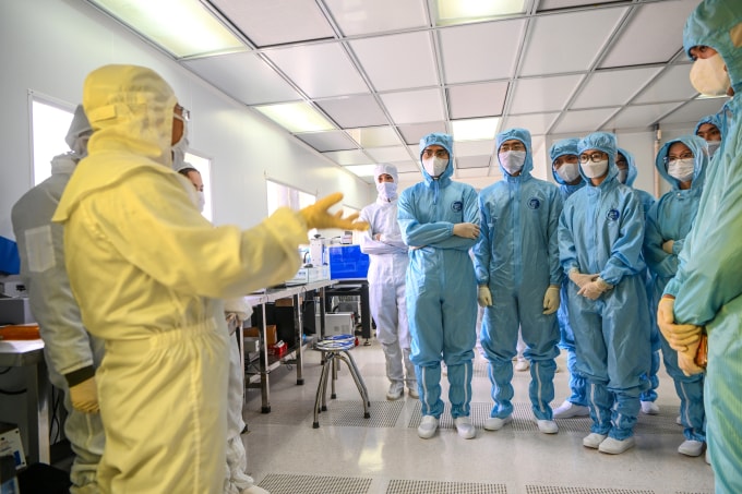 Phòng sạch, Trung tâm Nano và Năng lượng, trường Đại học Khoa học Tự nhiên, Đại học Quốc gia Hà Nội, nơi đào tạo và nghiên cứu về bán dẫn. Ảnh: Giang Huy