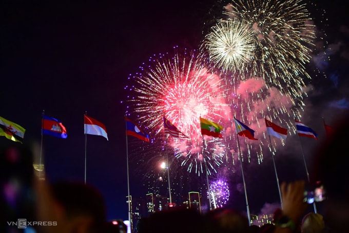 Pháo hoa đón năm mới 2025 tại TP HCM Ảnh: Thanh Tùng